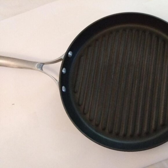 Calphalon Grill – Panini 12-Inch Ridged Round Pan Nonstick - Picture 1 of 7